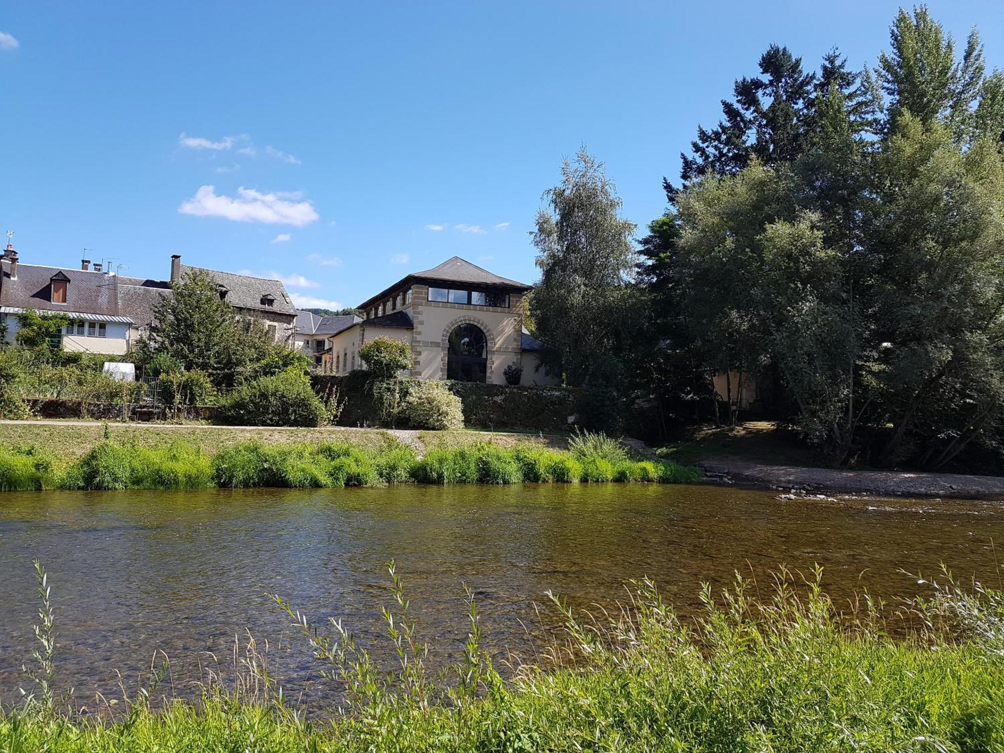 Riverrun Saint-Geniez-d'Olt Exterior photo