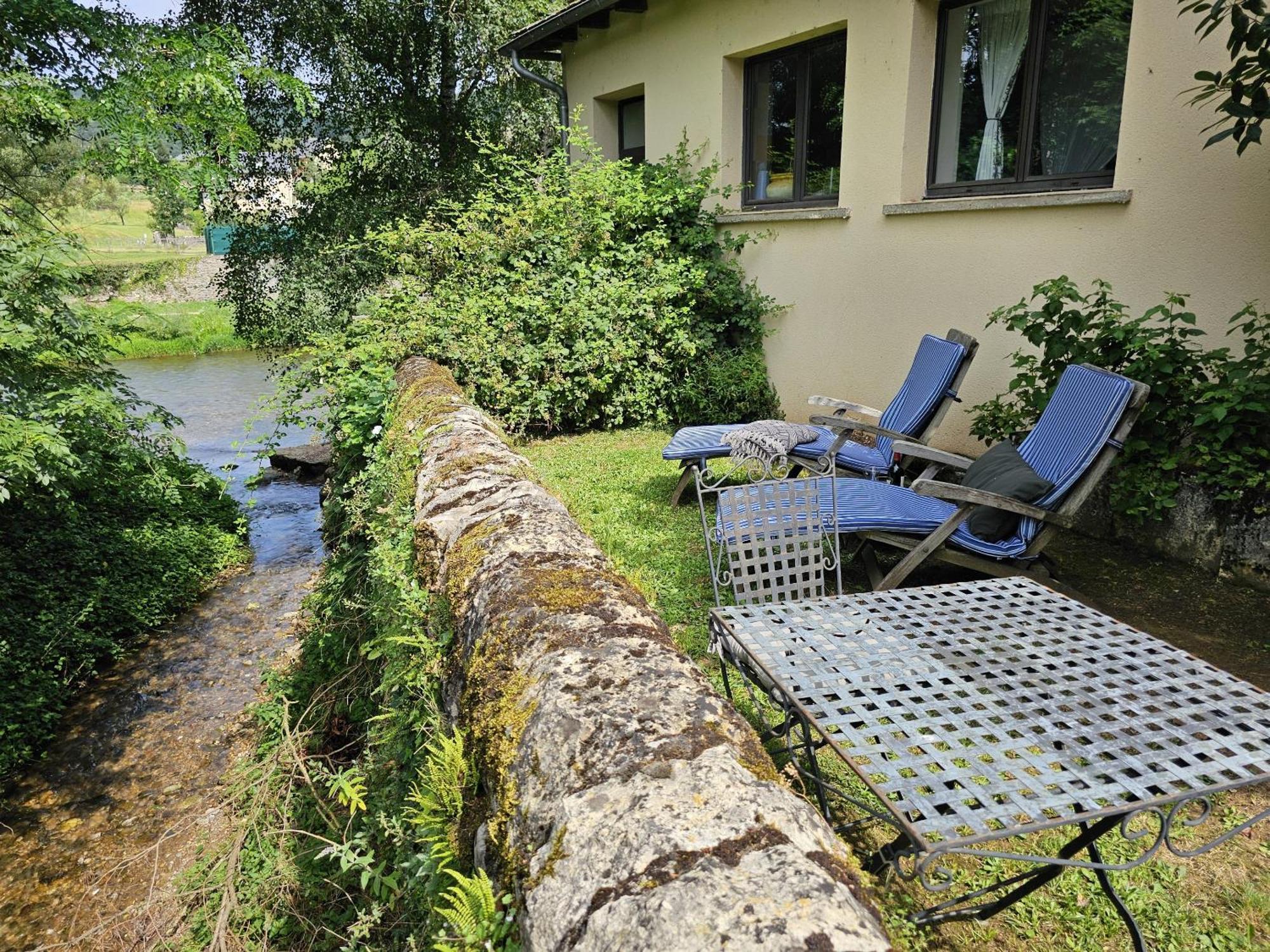 Riverrun Saint-Geniez-d'Olt Exterior photo