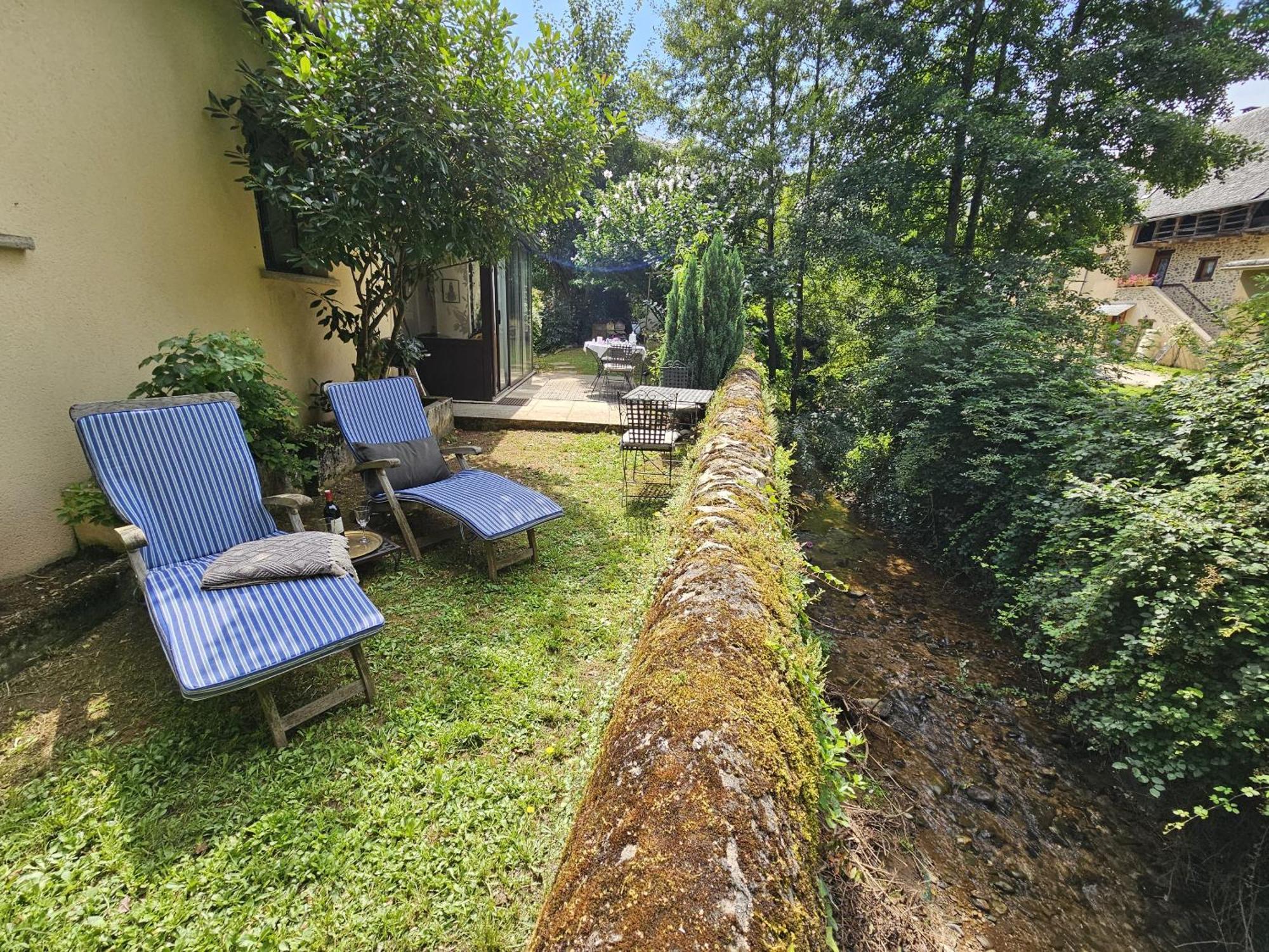 Riverrun Saint-Geniez-d'Olt Exterior photo